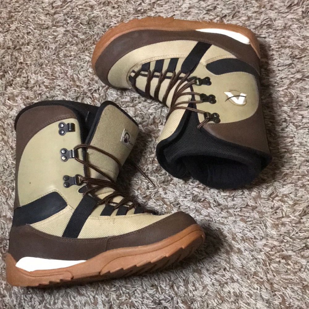 Arcane snow ski boots